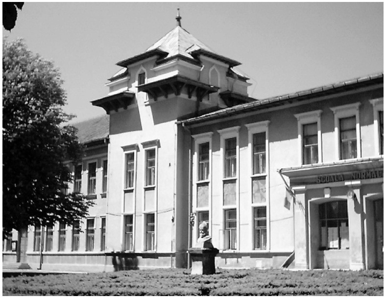 Clădirea Şcolii Normale „Vasile Lupu”, unde a funcţionat Seminarul între anii 1995-2003